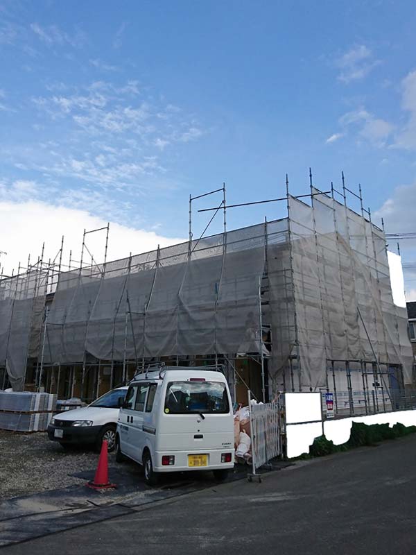 株式会社ライクハウジングが施工中の岩手県北上市内（北上市現場）の大工工事アパート現場紹介写真になります。