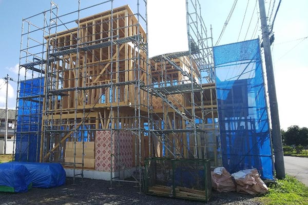 株式会社ライクハウジングが施工中の岩手県北上市内（北上市現場）の大工工事戸建て現場紹介写真になります。